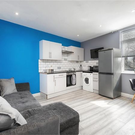 Stockton Town Centre Studio Apartments Free Parking And Wi-Fi 외부 사진