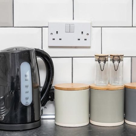 Stockton Town Centre Studio Apartments Free Parking And Wi-Fi 외부 사진