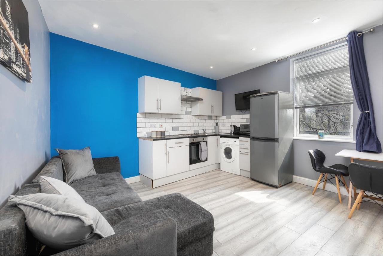 Stockton Town Centre Studio Apartments Free Parking And Wi-Fi 외부 사진
