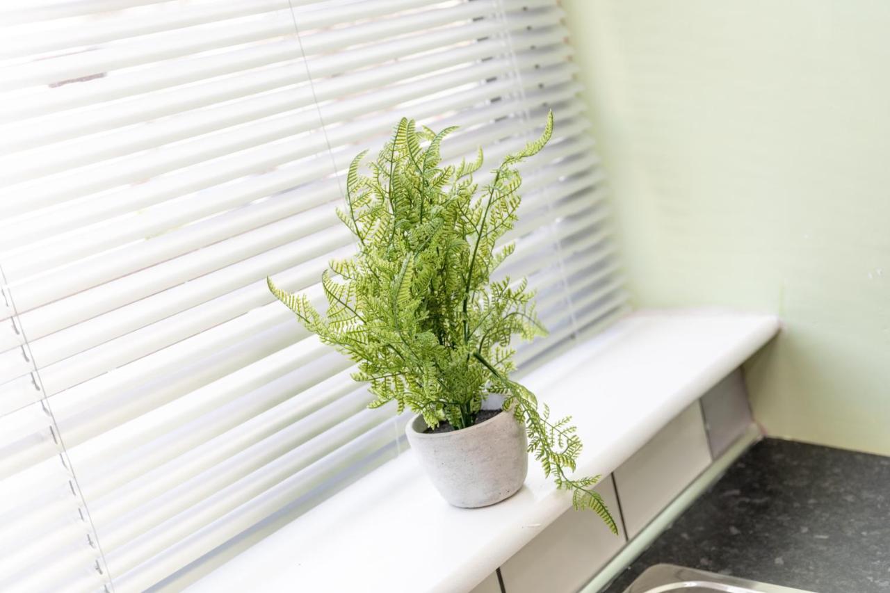 Stockton Town Centre Studio Apartments Free Parking And Wi-Fi 외부 사진