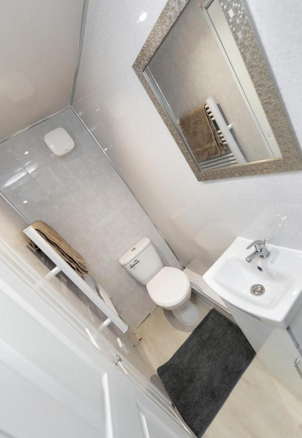Stockton Town Centre Studio Apartments Free Parking And Wi-Fi 외부 사진