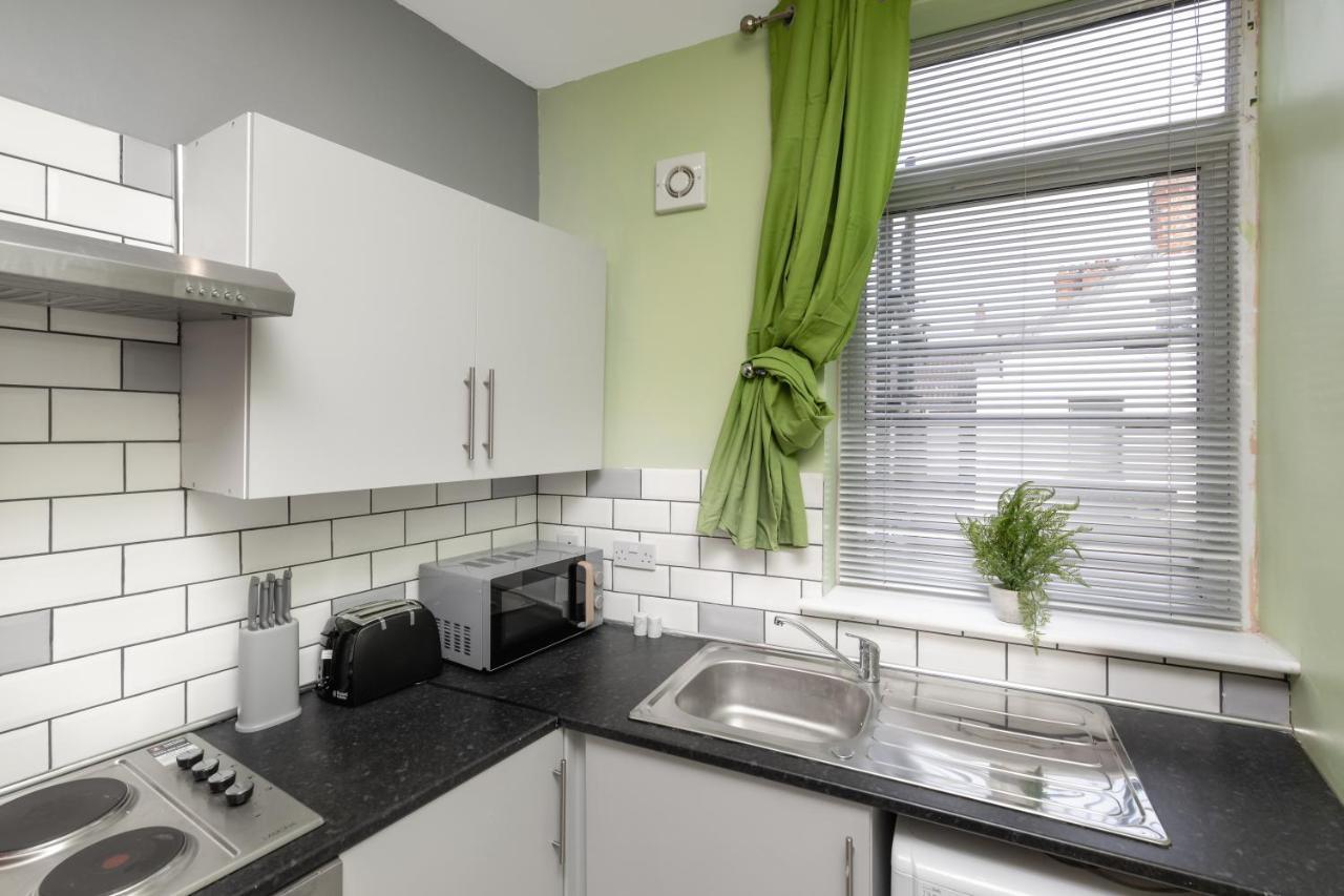 Stockton Town Centre Studio Apartments Free Parking And Wi-Fi 외부 사진