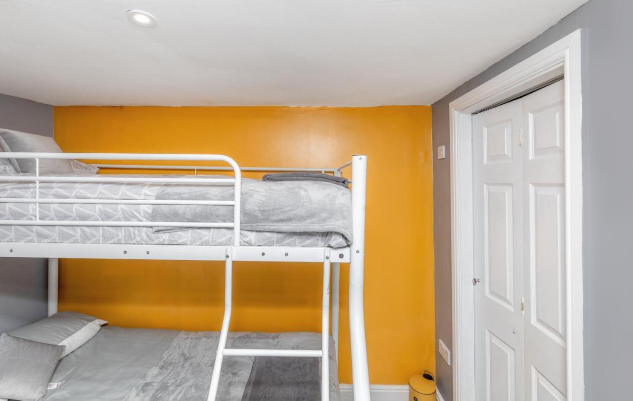 Stockton Town Centre Studio Apartments Free Parking And Wi-Fi 외부 사진