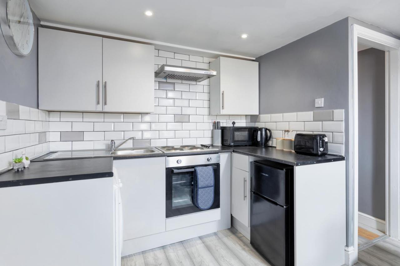Stockton Town Centre Studio Apartments Free Parking And Wi-Fi 외부 사진
