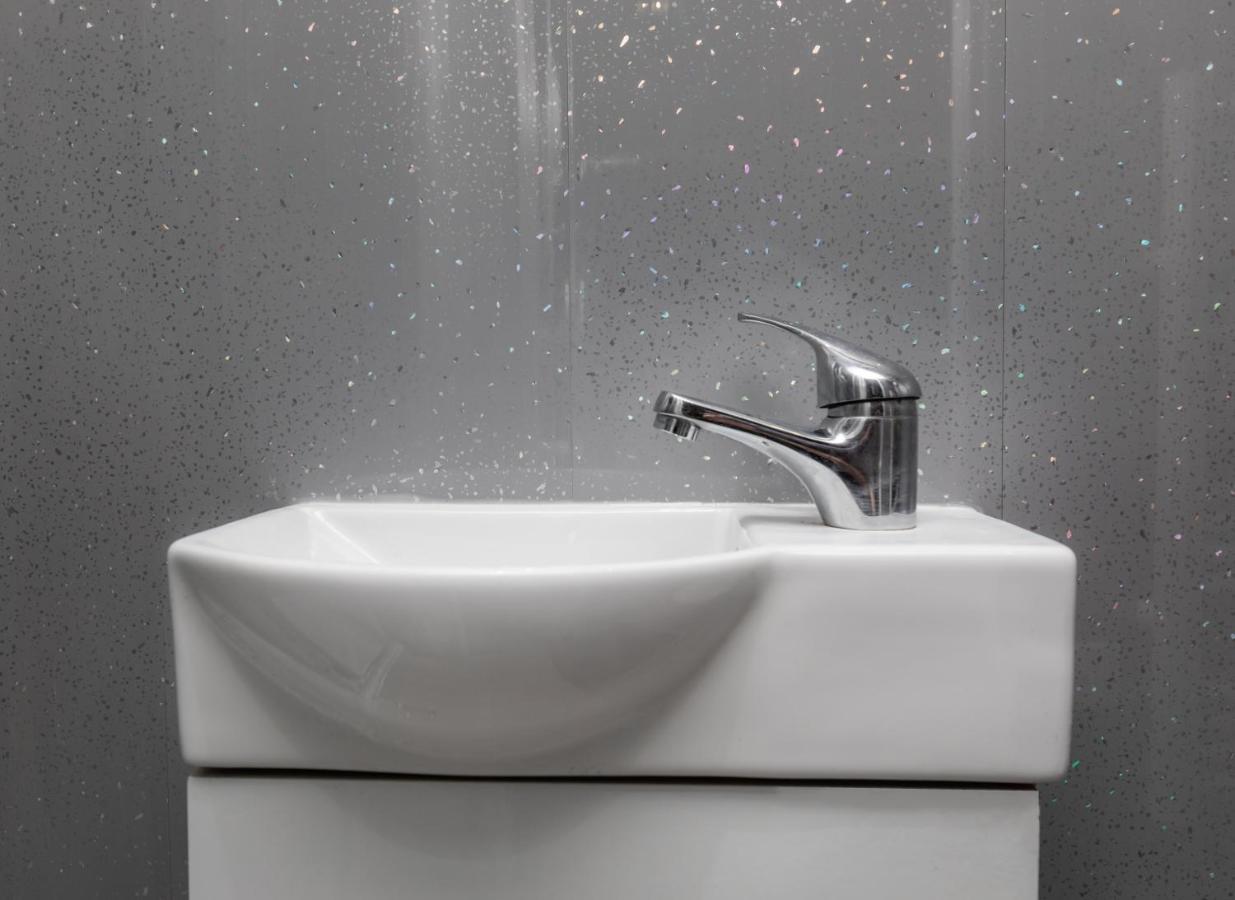 Stockton Town Centre Studio Apartments Free Parking And Wi-Fi 외부 사진