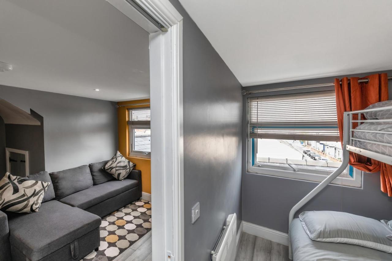 Stockton Town Centre Studio Apartments Free Parking And Wi-Fi 외부 사진