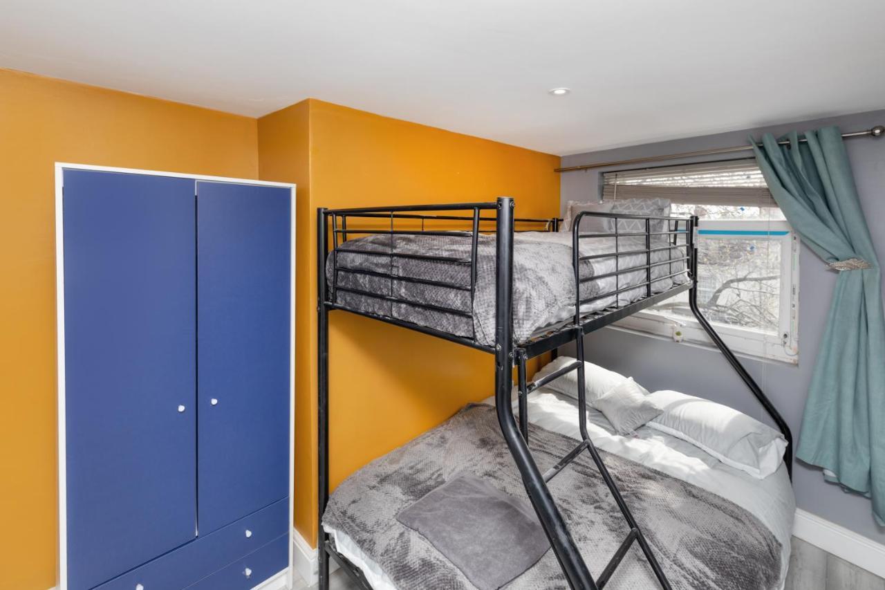 Stockton Town Centre Studio Apartments Free Parking And Wi-Fi 외부 사진