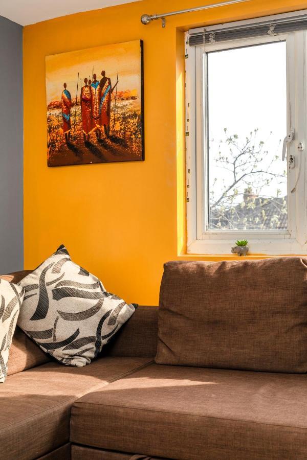 Stockton Town Centre Studio Apartments Free Parking And Wi-Fi 외부 사진