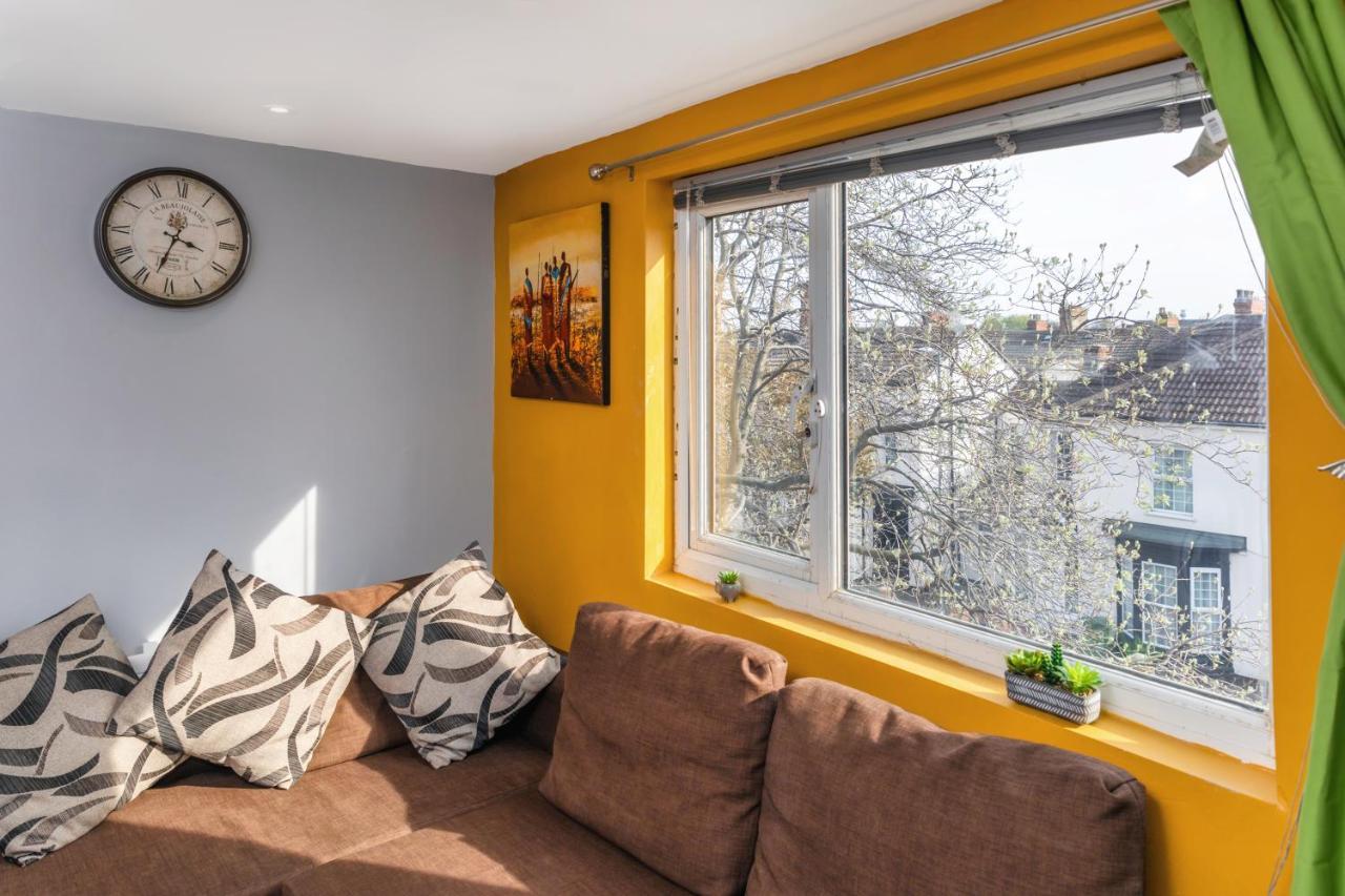Stockton Town Centre Studio Apartments Free Parking And Wi-Fi 외부 사진